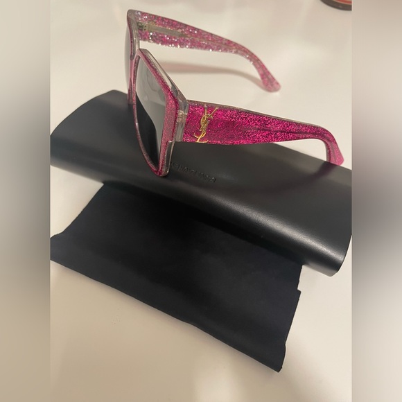 YSL - Picture 6 of 8